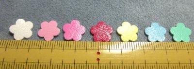 画像1: 【３０】　５枚花（小）　10mm　レザー　赤・30枚入り