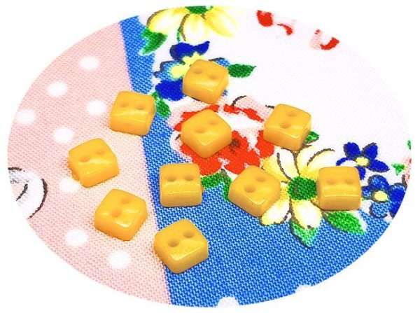 画像1: ドール用　角型カラーボタン／オレンジ【10個入】 (1)